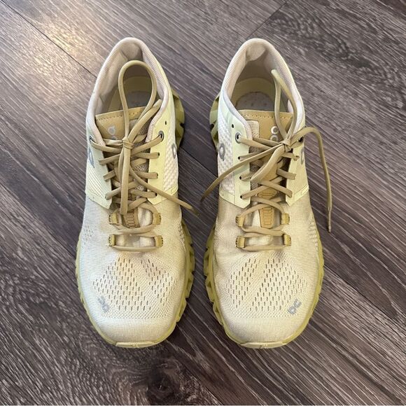 On Running Cloud X - Picture 3 of 9